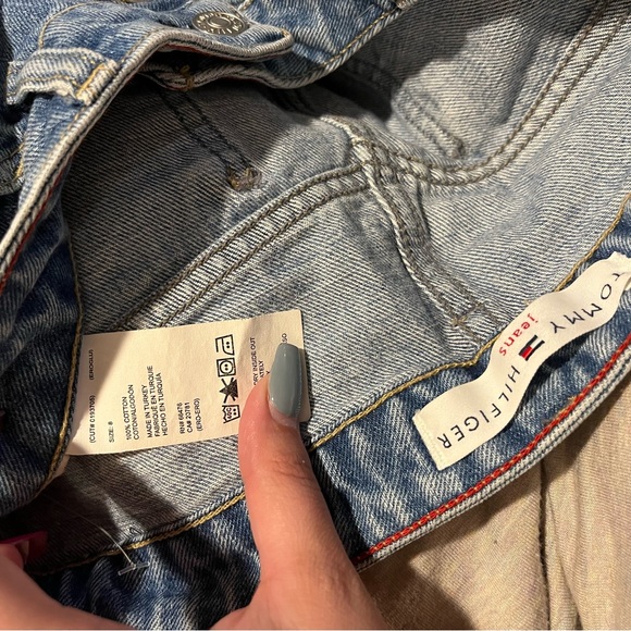 Tommy Hilfiger skirt - Picture 2 of 3